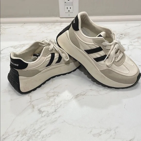 Women Casual Parallel Bars Thick-Soled Lace-Up Sneaker - Picture 3 of 6